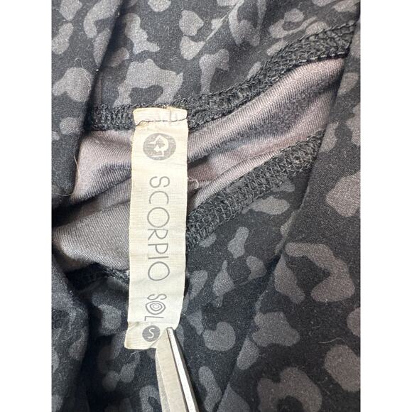 Scorpio Sol Women’s Leggings Pockets Animal Print High Waisted Size Small - Picture 3 of 6